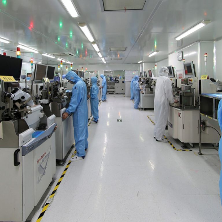 Оптически яркие объекты, например звезды